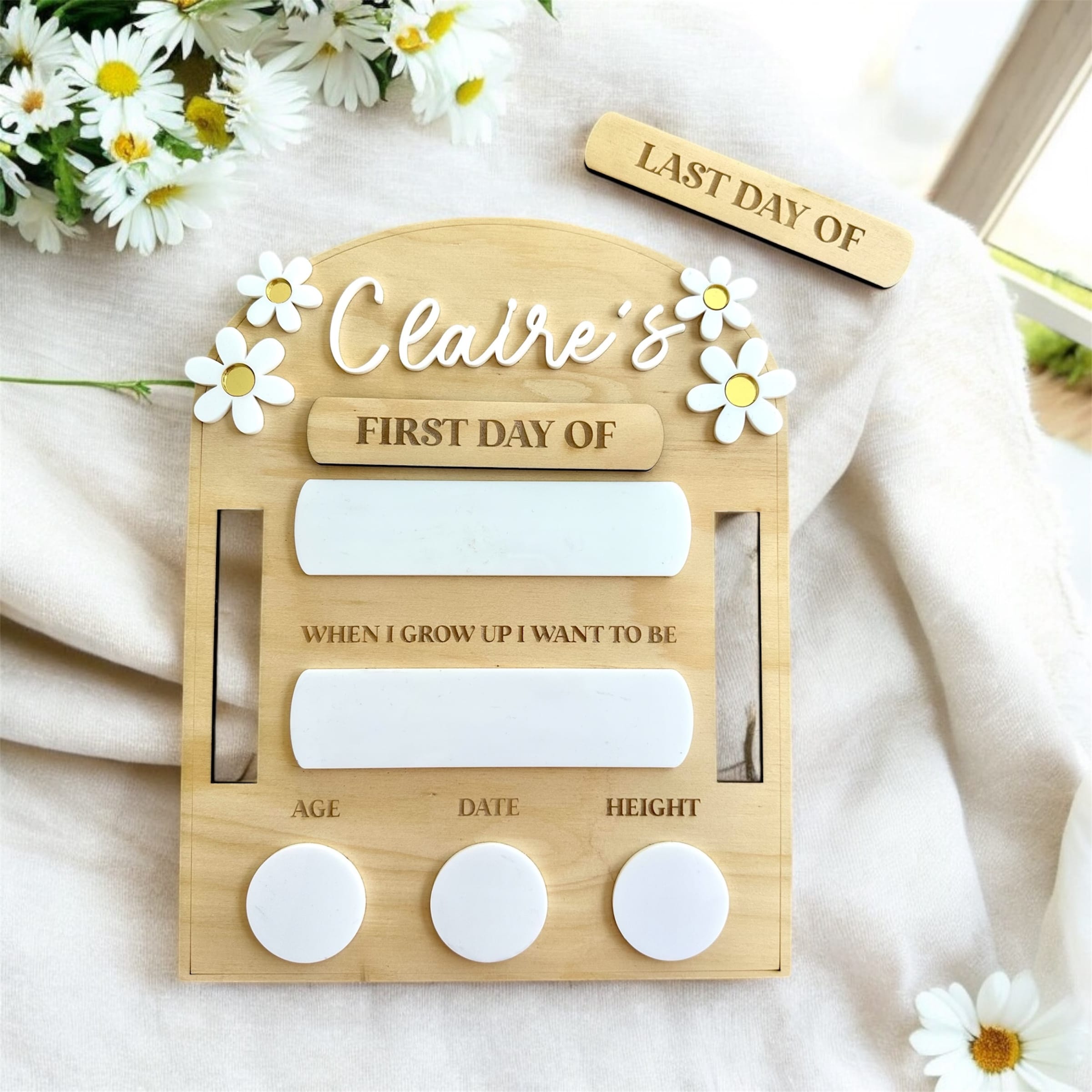 Personalised daisy milestone board for back to school